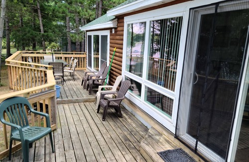 Wautoma Cottage | Unwind by the Lake: Fishing, Boating & Golfing Retreat