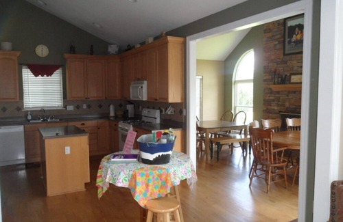 Bellflower House | Escape to Serenity: Guest Rated 10/10 Hotel with Pool