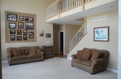 Bellflower House | Escape to Serenity: Guest Rated 10/10 Hotel with Pool