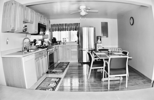 East Meredith House | Escape to All-Star Village: 9.8 Rated Stay with Spa & More