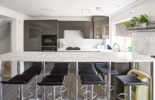 Peacehaven House | Relax in Comfort: Get Away Home with Hot Tub for 4