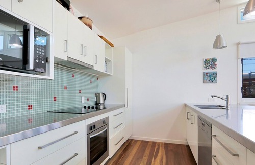 Woodgate House | Get-away & Relax on the Esplanade @ 'TOHAJA'