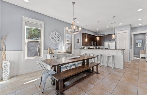 Gulf Place Cottage | Escape to Beachside Bliss with Family-Friendly Amenities
