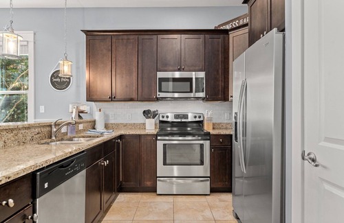 Gulf Place Cottage | Escape to Beachside Bliss with Family-Friendly Amenities