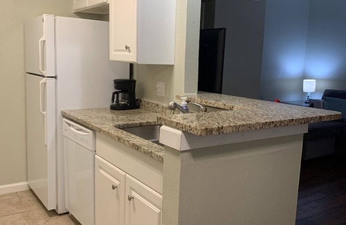 Bay Area Condo | Cozy Condo: Feel at Home with Pool & Kitchen Amenities