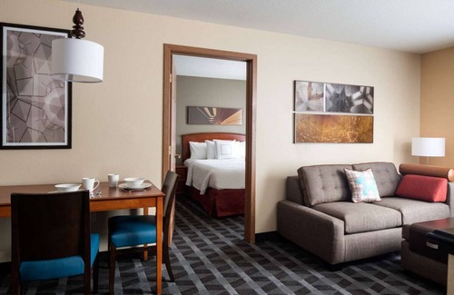 Renton Resort | Blissful Getaway Steps from Gene Coulon Memorial Beach Park