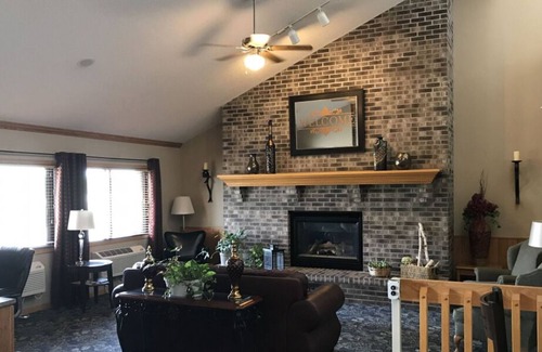 Thorp House | Get Ready for Adventure! Free Breakfast, Pet-friendly, Steps to Marieke Gouda