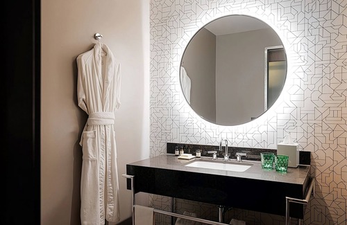 Florida Central Atlantic Coast Hotel | Blissful Getaway Near Disney's Animal Kingdom Awaits You!