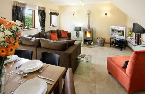 Cinderford House | Gathering Bliss: Perfect Function Room for Memorable Events