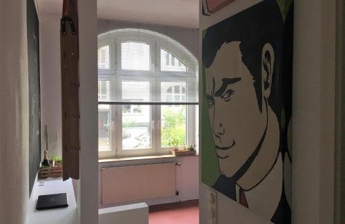 Ruhrallee West Apartment | Pet-Friendly Tiny Flat in Kreuzviertel - Rated 9/10