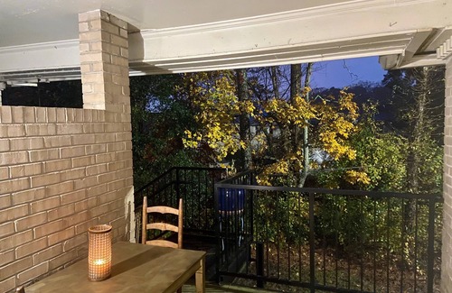 Dunwoody Apartment | Relaxing Getaway at Chamblee with Pool & Family Amenities