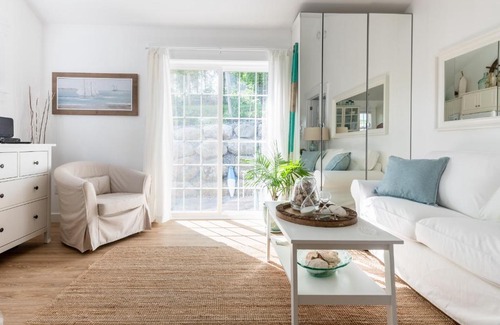 Mahone Bay House | Unforgettable Getaway by the Bay with Top Amenities