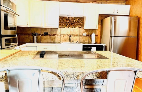 Coal Creek Cabin | Perfect Getaway Cabin with Views, Decks & Pet-Friendly Perks