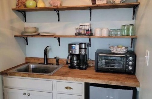 Millsboro Apartment | Escape to the Beach: Family-Friendly Stay with Breakfast