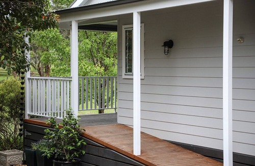 Tynong North Cottage | Perfect Getaway for Couples and Families in Gippsland