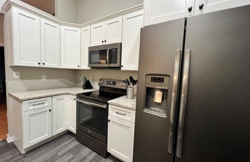 Bearss Plaza House | Top-Rated Tampa Getaway Pool House Near the Airport
