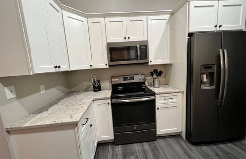 Bearss Plaza House | Top-Rated Tampa Getaway Pool House Near the Airport