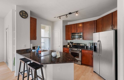 Lorton Apartment | Getaway home away from home