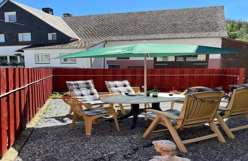 Bontkirchen Apartment | Cozy Apartment in Brilon with Garden & Family Amenities