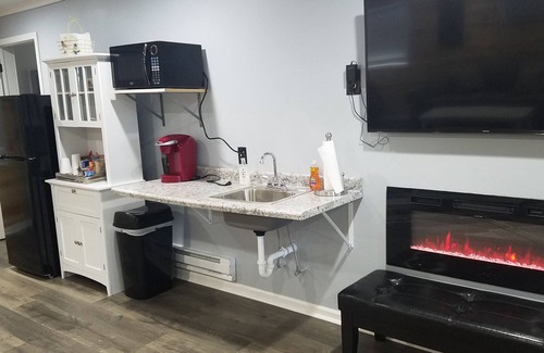 Fontanet Apartment | Serene Escape in Parke County with Hot Tub & Spa