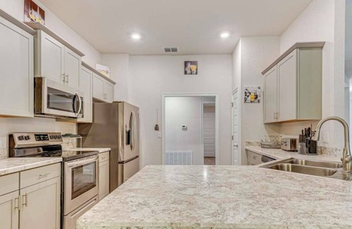 Silver Springs House | Getaway near The Worlds Equestrian Center, Silver Springs Park, &Rainbow Springs