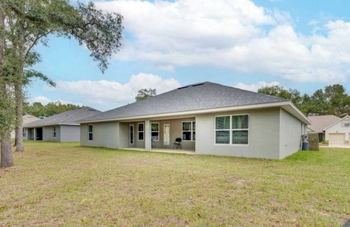 Silver Springs House | Getaway near The Worlds Equestrian Center, Silver Springs Park, &Rainbow Springs