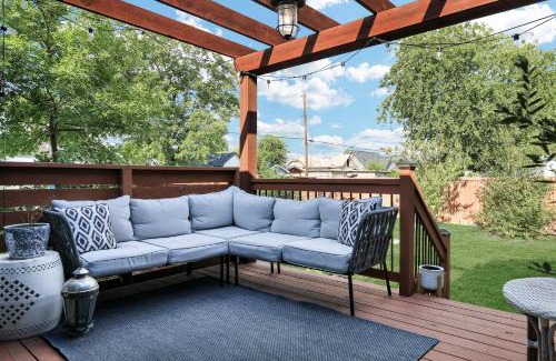 Eastside Promise Neighborhood House | Getaway Nr Dt River Walk Bbq Yard Pet Games