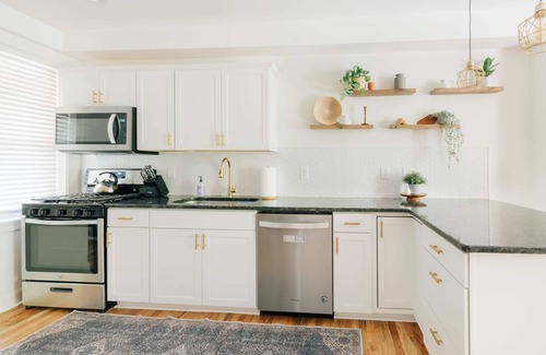 Historic Downtown Lancaster House | Downtown Getaway on Grant: Pet-Friendly with Parking
