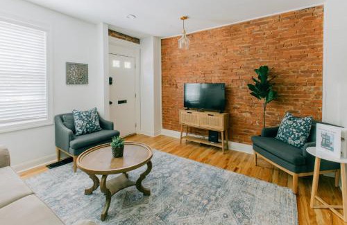 Historic Downtown Lancaster House | Ideal Getaway on Grant: Downtown Stay with Parking