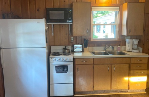 Houghton Lake Cabin | Unforgettable Getaway on Houghton Lake with Pool & Breakfast