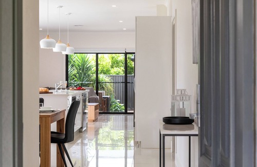 Mount Gambier House | Getaway on Wallace - Excellent central location- Pet Friendly