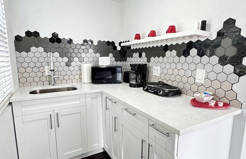 Lutz Apartment | Tranquil Private Suite A: Family-Friendly Retreat Near Beach