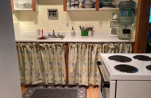 Prospect Bay Cottage | Pet-Friendly Getaway Near Prospect Village & Peggy's Cove