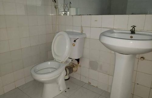 Mombasa Apartment | Relaxing Getaway at Shanzu Home with a Pool