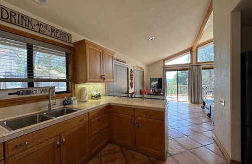 Oak Shores House | Relaxing Getaway: Pet-Friendly Home with Pool & Lake View