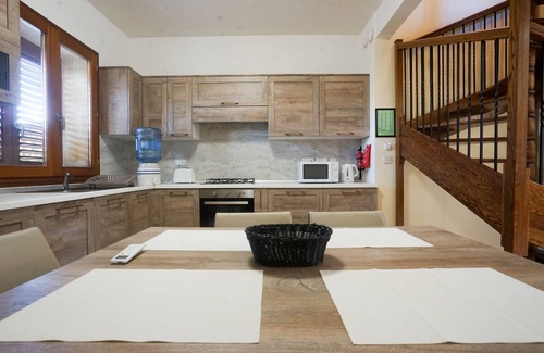 Ghajnsielem Apartment | Discover GetawayNpetto Holiday Home: Pet-Friendly Retreat
