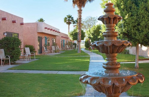 Lake Havasu City Hotel | Relaxing GetAways at Havasu Dunes Resort with Pool Access