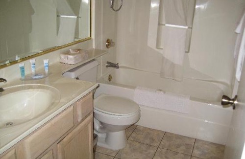 Lake Havasu City Hotel | Relaxing GetAways at Havasu Dunes Resort with Pool Access