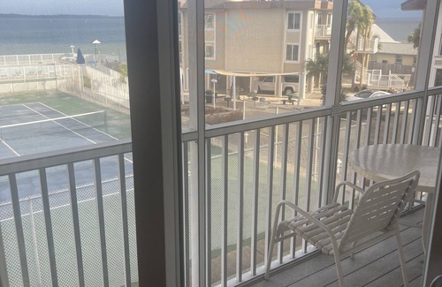 Pensacola Beach Condo | Unforgettable Getaways at Soundside Holiday Beach Retreat