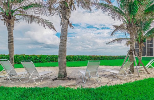 Hutchinson Island South Condo | Experience GetAways at Turtle Reef Club with Ocean Views