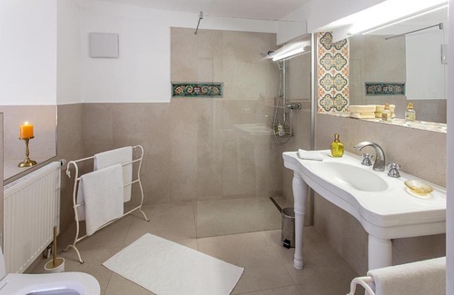 Altstadt Apartment | Discover Getreidegassen Appartements: Family-Friendly Stay