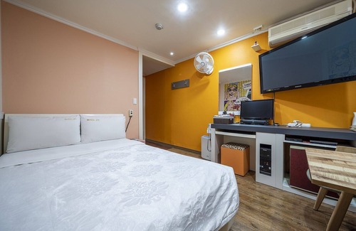 Geumjeong-dong Hotel | Eco-Friendly Stay at Geumjeong Cube with Breakfast Included