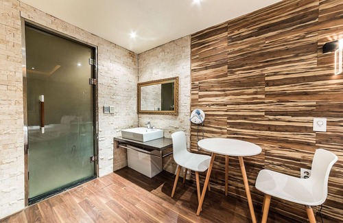 Geumjeong-dong Hotel | Eco-Friendly Stay at Geumjeong Regency with Breakfast Included