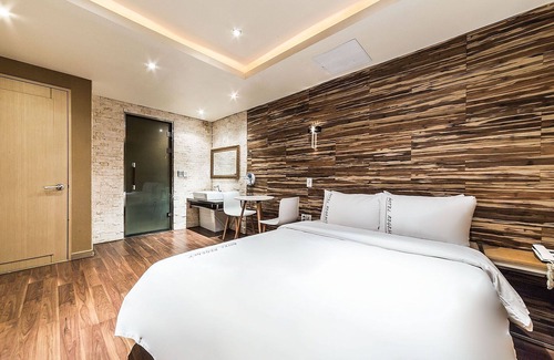 Geumjeong-dong Hotel | Eco-Friendly Stay at Geumjeong Regency with Breakfast Included