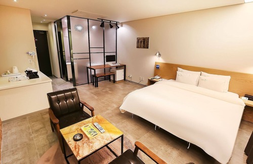 Witchindo-ri Hotel | Eco-Friendly Getaway at Geumsan Gung Self Check-in Motel