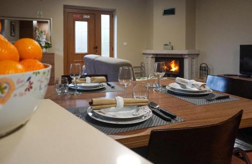 Rio Caldo House | Geyra - Gerês Nature Home: Family-Friendly Retreat with Dining