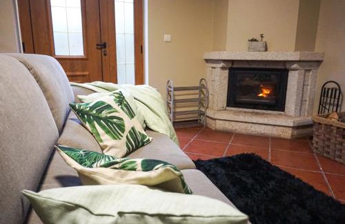Rio Caldo House | Geyra - Gerês Nature Home: Family-Friendly Retreat with Dining