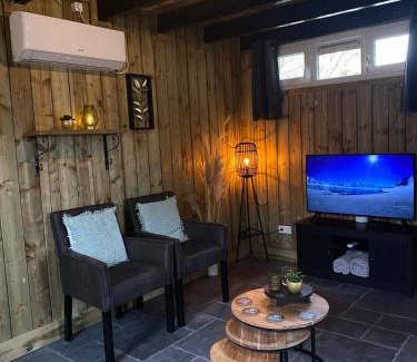 Sint-Annaland Ski Chalet | Cozy Cottage in Zeeland with Oceanfront Views & Amenities