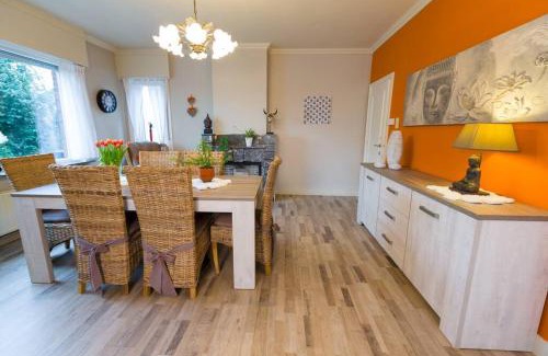 Deinze House | Cozy Home with 3 Bedrooms and Free Parking for Families