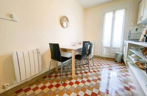 Quartier Chorier-Berriat Apartment | Stay at The Grenoble Beret: Pet-Friendly & Next to Train Station